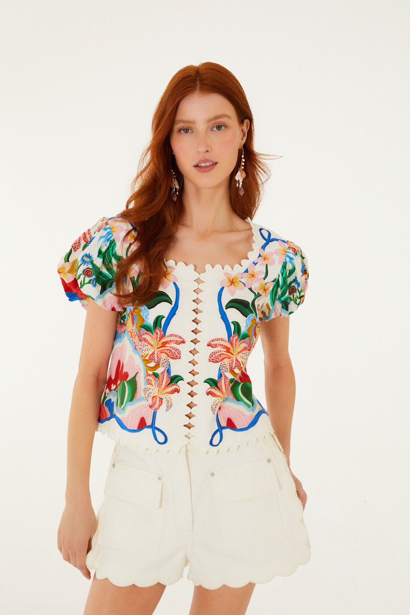 White Scalloped Front Pockets Canvas Shorts - FARM Rio WHITE