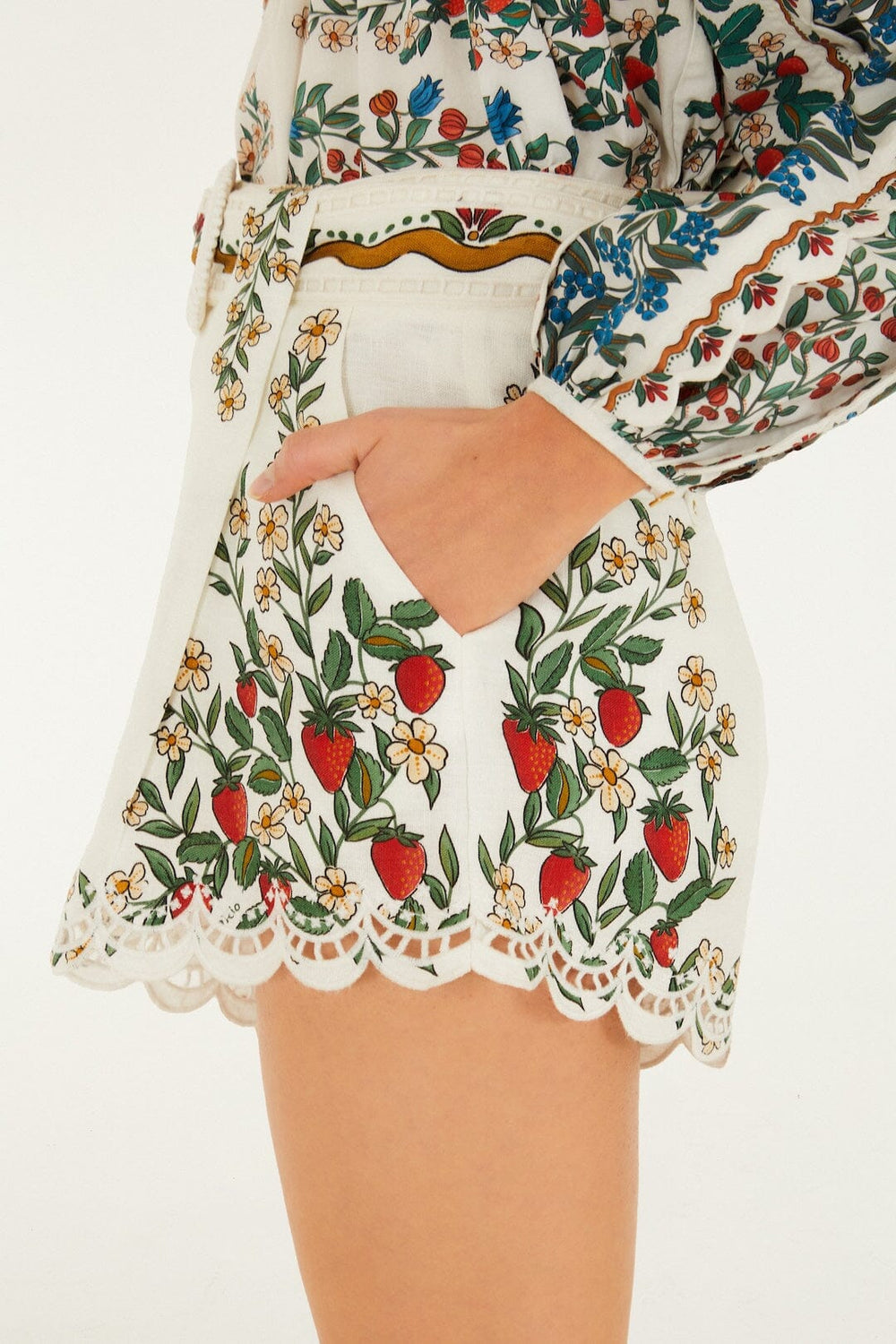 Off-White Fruit Beauty Euroflax Premium Linen Richelieu Running Shorts - FARM Rio FRUIT BEAUTY OFF-WHITE