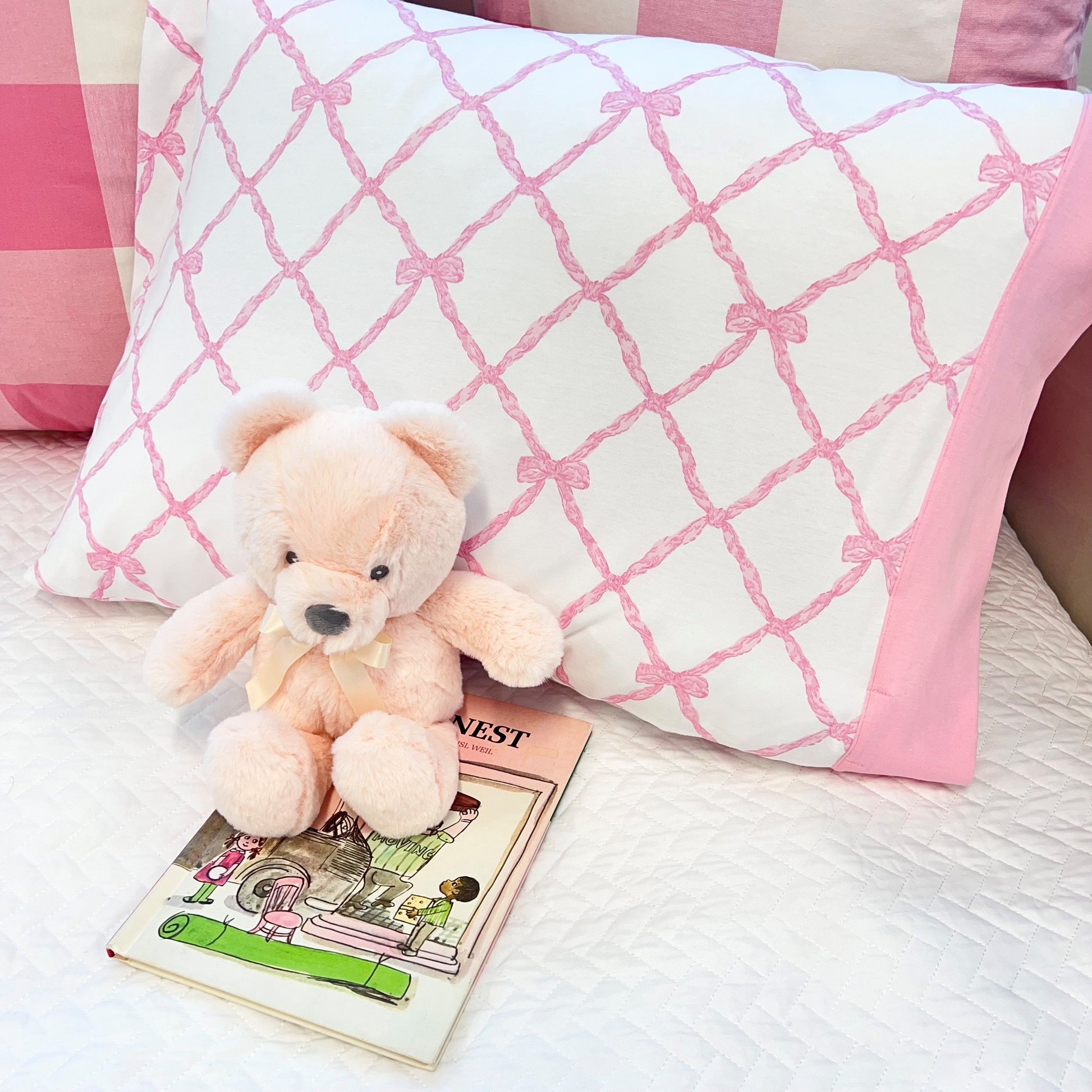 Beaufort Bonnet Fresh Faced Pillowcase - Belle Meade Bow with Pier Party Pink